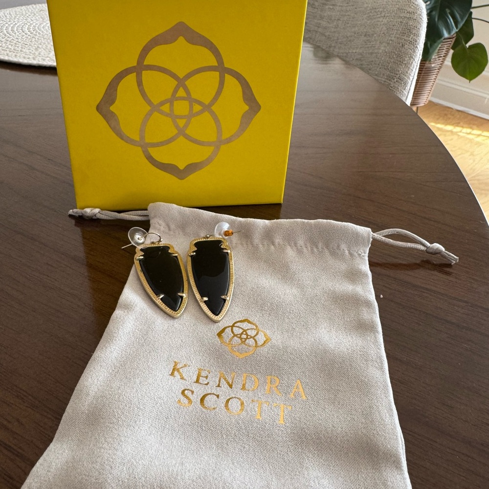Kendra Scott Black and Gold Earrings